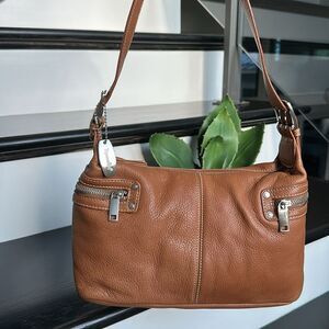 Tignanello Genuine Leather Shoulder Bag Soft Luxurious Purse Zip Pockets clean